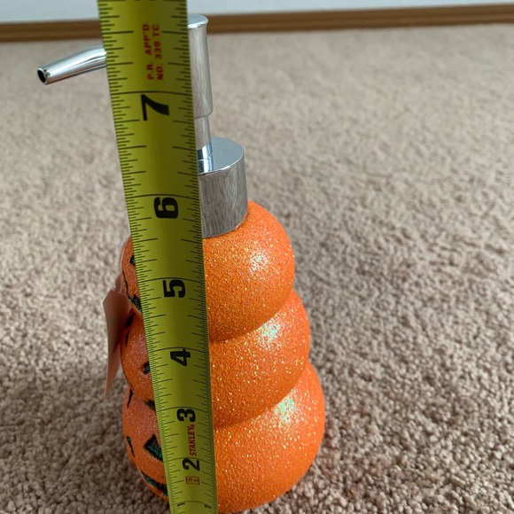 NWTs Halloween Scary Pumpkin Soap Dispenser - Picture 3 of 3